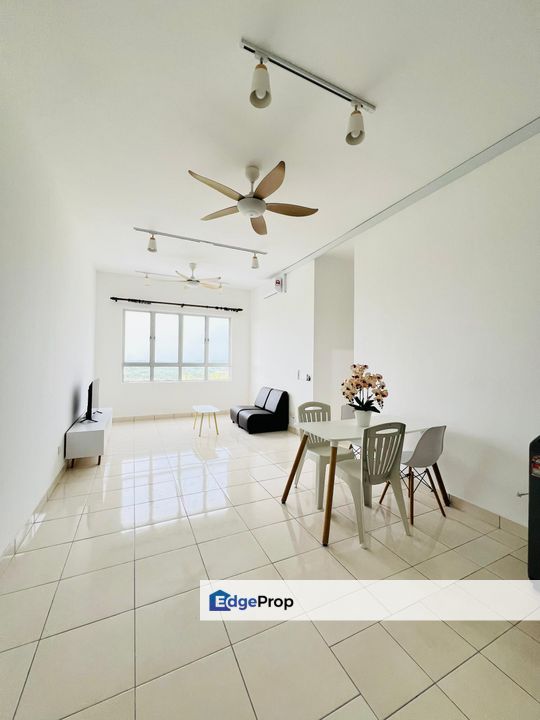 Safira Seremban 2 Serviced Apartment with Fully Furnished nice locaton with 24 security , Negeri Sembilan, Seremban