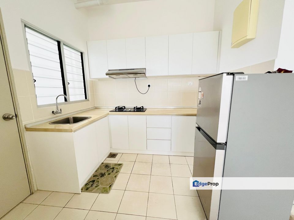 Safira Seremban 2 Serviced Apartment with Fully Furnished nice locaton with 24 security , Negeri Sembilan, Seremban