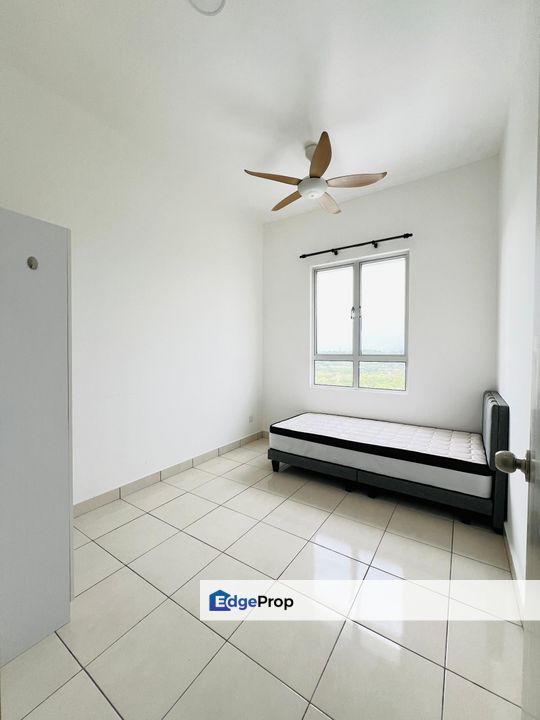 Safira Seremban 2 Serviced Apartment with Fully Furnished nice locaton with 24 security , Negeri Sembilan, Seremban