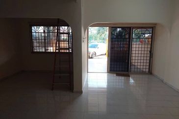 Seremban Mantin Freehold Double storey house 20X70 for sale