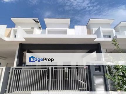 Ara Sendayan Double Storey Superlink with Partially Furnished Nice View Unit , Negeri Sembilan, Seremban