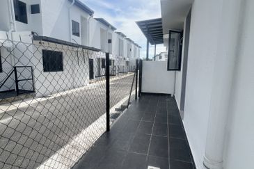 Seremban 2 Arena Below Market Value New Project Nice Condition For Sale