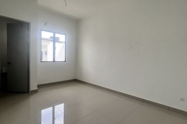 Seremban 2 Arena Below Market Value New Project Nice Condition For Sale