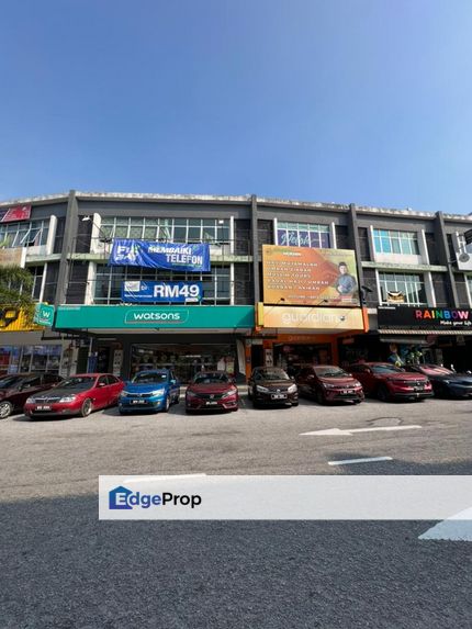 [Facing Main Road SHOP OFFICE] Bandar Seri Putra Bangi with Nice Location 3 Storey Shoplot Hottest Location , Selangor, Bangi