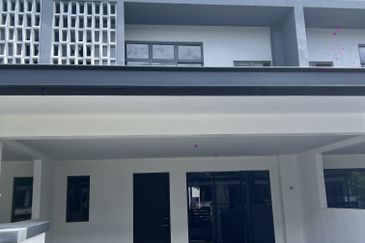 Arena Seremban 2 Brand New Unit Double Storey Below Market Price Near Aeon S2 For Sale