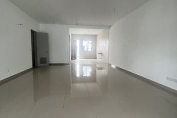 Arena Seremban 2 Brand New Unit Double Storey Below Market Price Near Aeon S2 For Sale