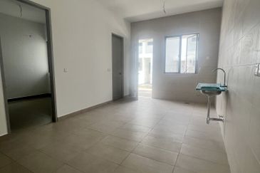 Arena Seremban 2 Brand New Unit Double Storey Below Market Price Near Aeon S2 For Sale