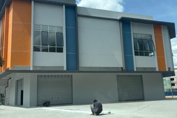 Bayu Biz Sendayan Double Storey Corner Facing Main Road Shop For Rent