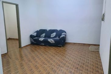 Garden Avenue Dhalia Apartment Below Market Value Nice Condition For Sale