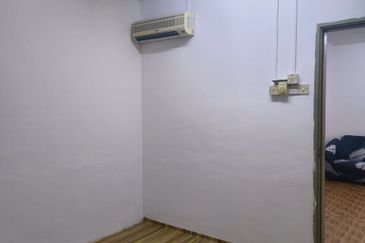 Garden Avenue Dhalia Apartment Below Market Value Nice Condition For Sale