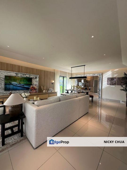 Ready Showroom House for Sale | Seremban 2 Township, Negeri Sembilan, Seremban