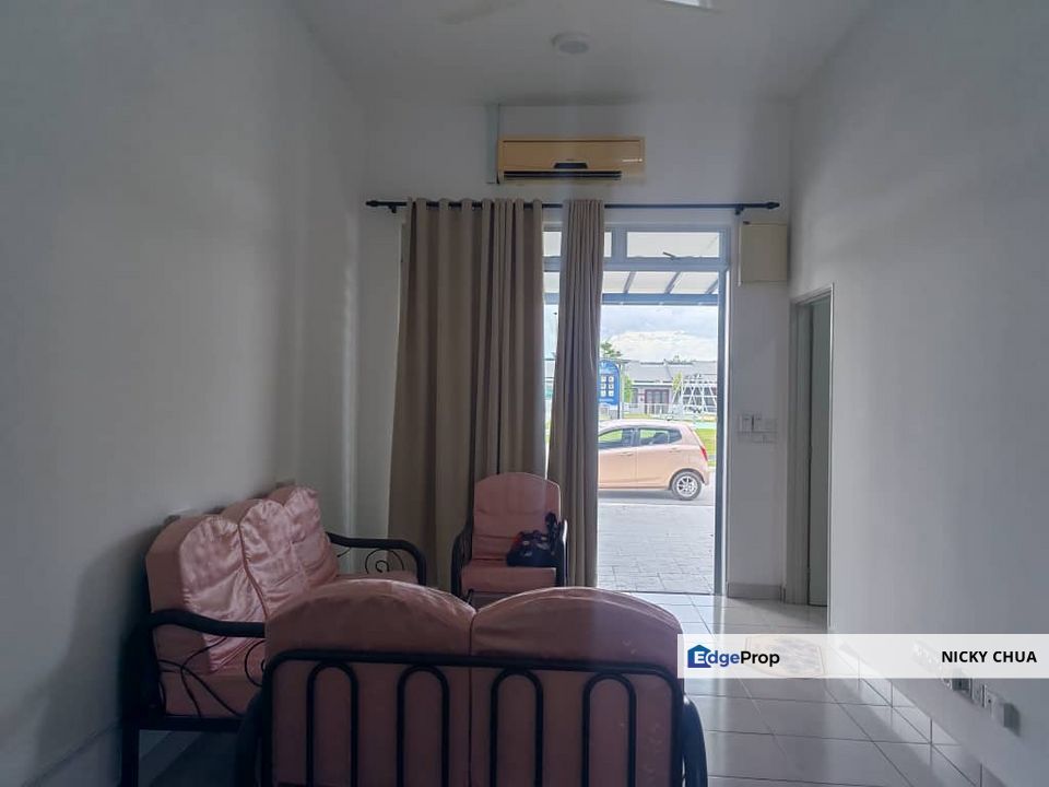 Fully Furnish Rimbun Aman Single Storey 4 aircon near to Gateway , Kepayang , Seremban 2 , 1 min to plus highway , Negeri Sembilan, Seremban