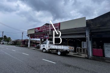 Taman Widuri Indah Senawang Corner Shop Lot To Rent