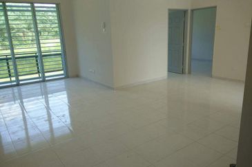 Nilai Pajam Town House For Sale