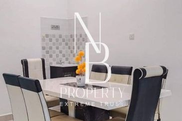 Bandar Enstek (Timur)