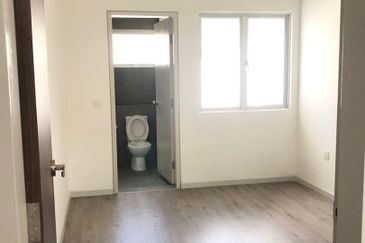 Bandar Ainsdale S2 Height Double Storey For Rent