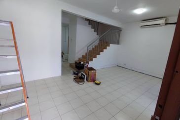 Senawang Double Storey Unit For Rent 