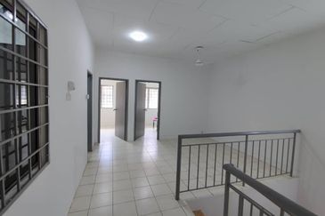 Senawang Double Storey Unit For Rent 