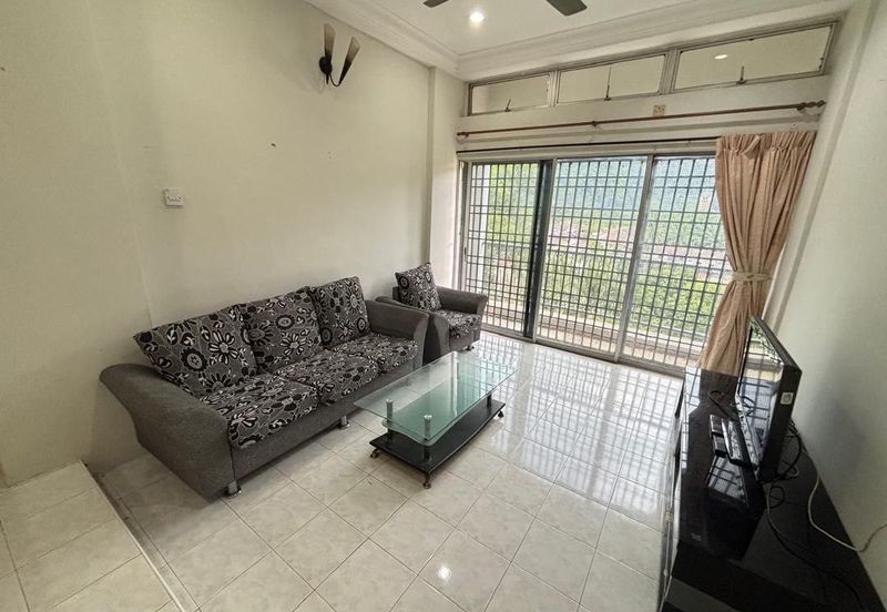 LE COURTS DESA TAMBUN