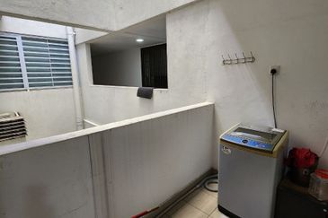 THE MAJESTIC (IMPERIAL & MAJESTIC)