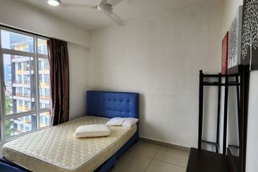 THE MAJESTIC (IMPERIAL & MAJESTIC)