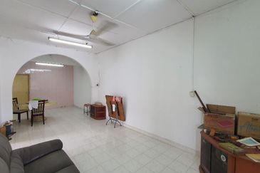 TAMAN HILLVIEW, IPOH