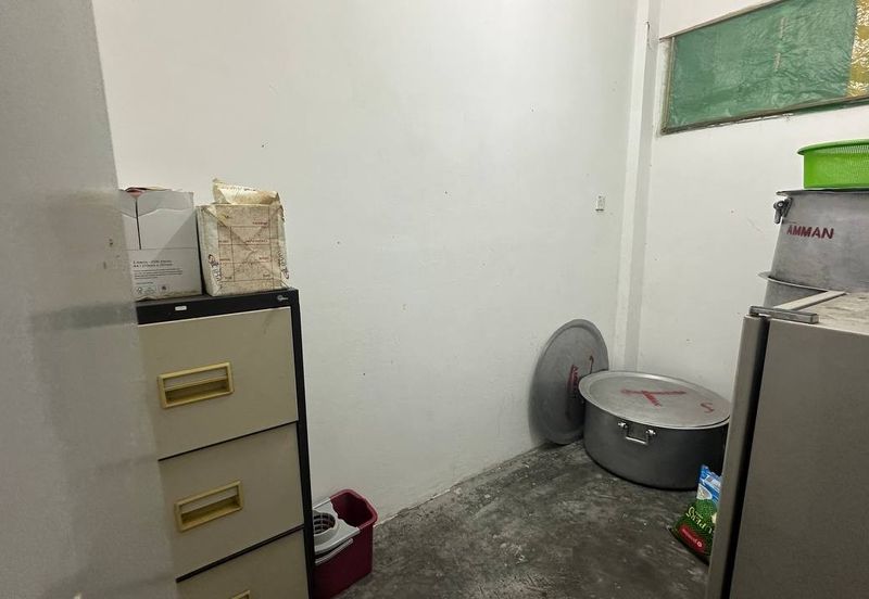 Panorama Lapangan Perdana Flat