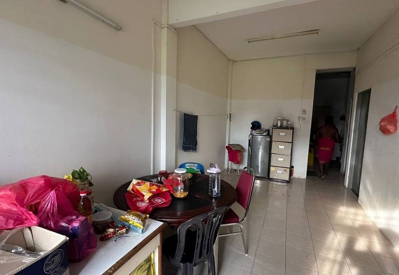 Panorama Lapangan Perdana Flat