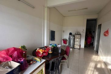 Panorama Lapangan Perdana Flat