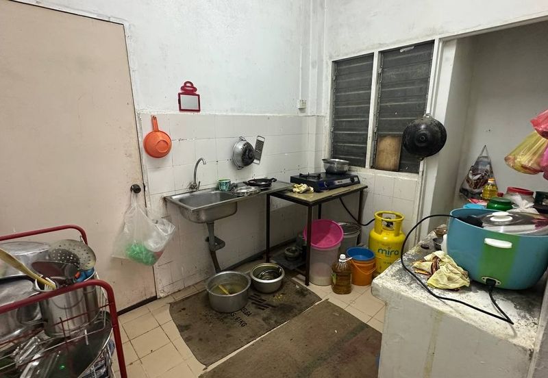 Panorama Lapangan Perdana Flat