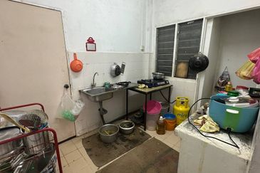 Panorama Lapangan Perdana Flat