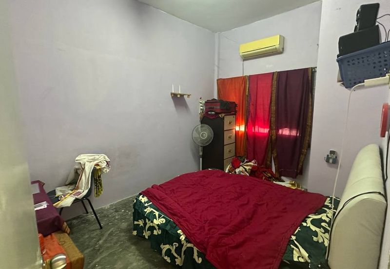 Panorama Lapangan Perdana Flat