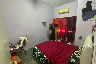 Panorama Lapangan Perdana Flat