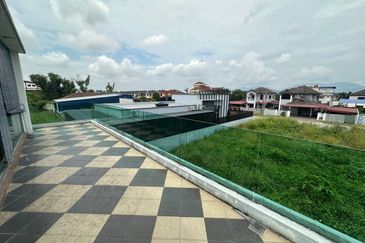 TAMAN PENGKALAN 18