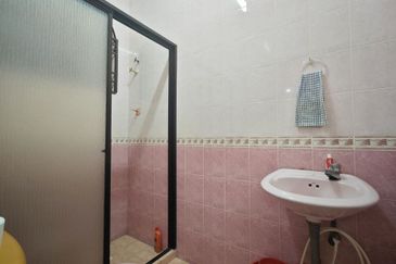 Pasir Puteh Double Storey Cluster Semi-D