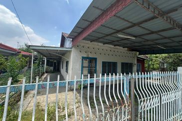 Menglembu Super Long Village Bungalow Land