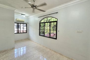 Menglembu 2-Storey Terrace Corner Unit