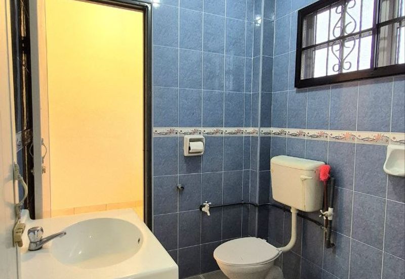 Menglembu 2-Storey Terrace Corner Unit