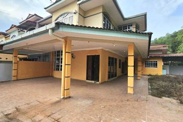 Menglembu 2-Storey Terrace Corner Unit