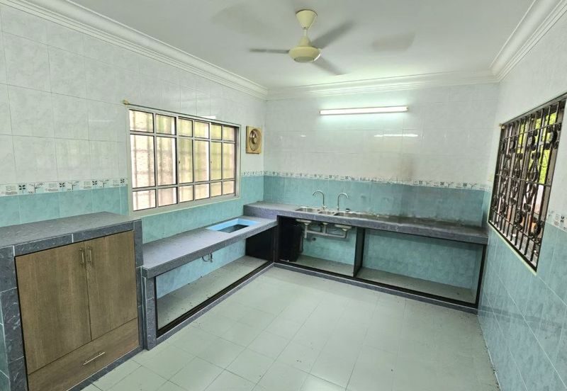 Menglembu 2-Storey Terrace Corner Unit