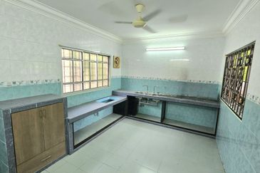 Menglembu 2-Storey Terrace Corner Unit