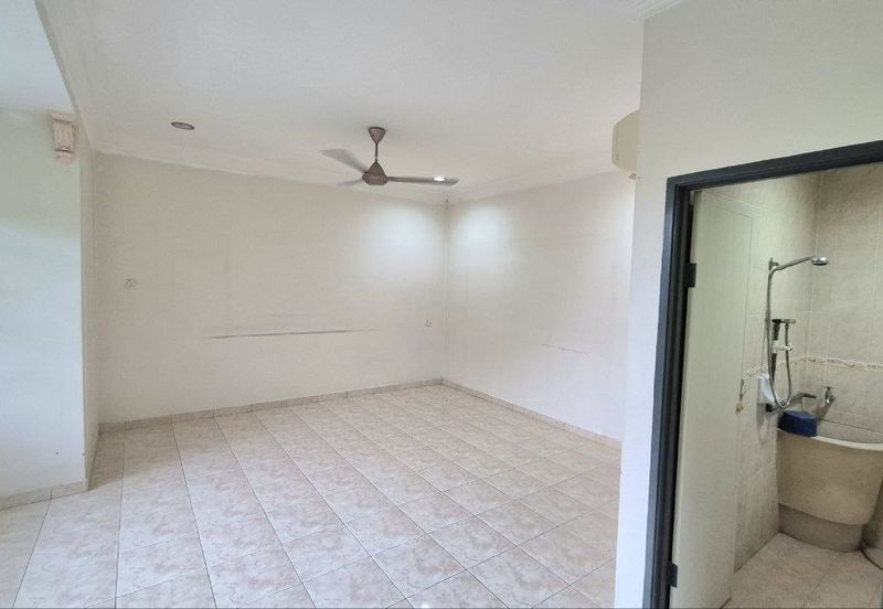 Menglembu 2-Storey Terrace Corner Unit