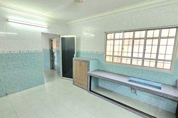 Menglembu 2-Storey Terrace Corner Unit