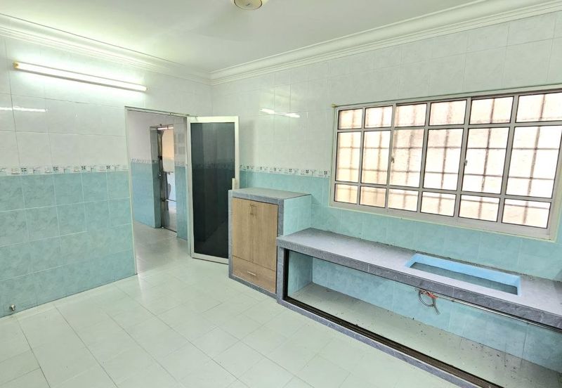 Menglembu 2-Storey Terrace Corner Unit