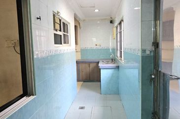 Menglembu 2-Storey Terrace Corner Unit