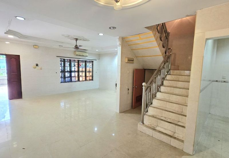 Menglembu 2-Storey Terrace Corner Unit