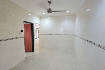 Menglembu 2-Storey Terrace Corner Unit