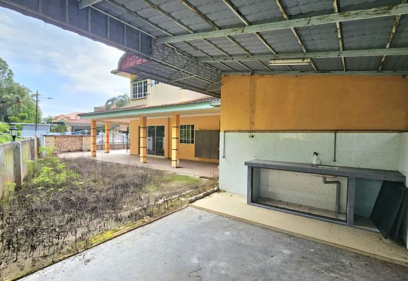 Menglembu 2-Storey Terrace Corner Unit