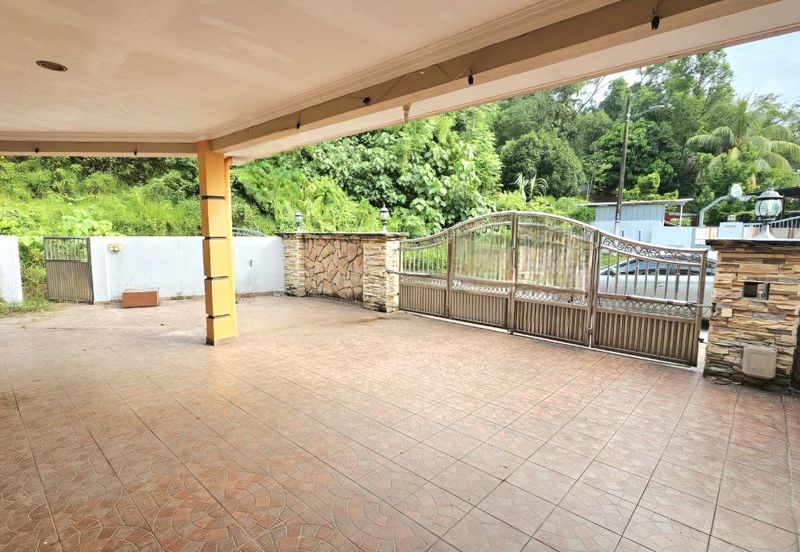 Menglembu 2-Storey Terrace Corner Unit