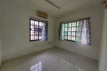 Meru Jati Single Storey Terrace House (End Lot)